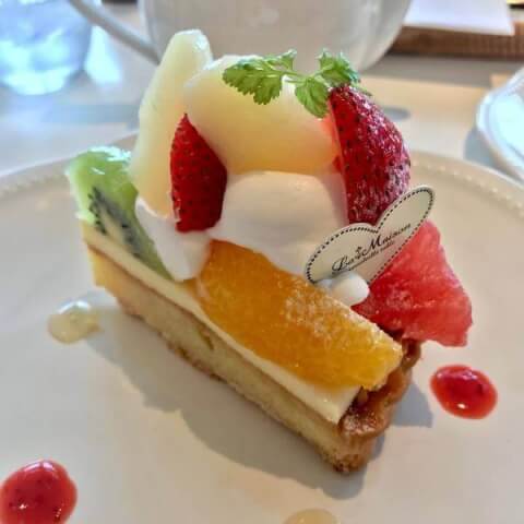 La Maison ensoleille tableのタルト_横浜東口_おしゃれカフェ